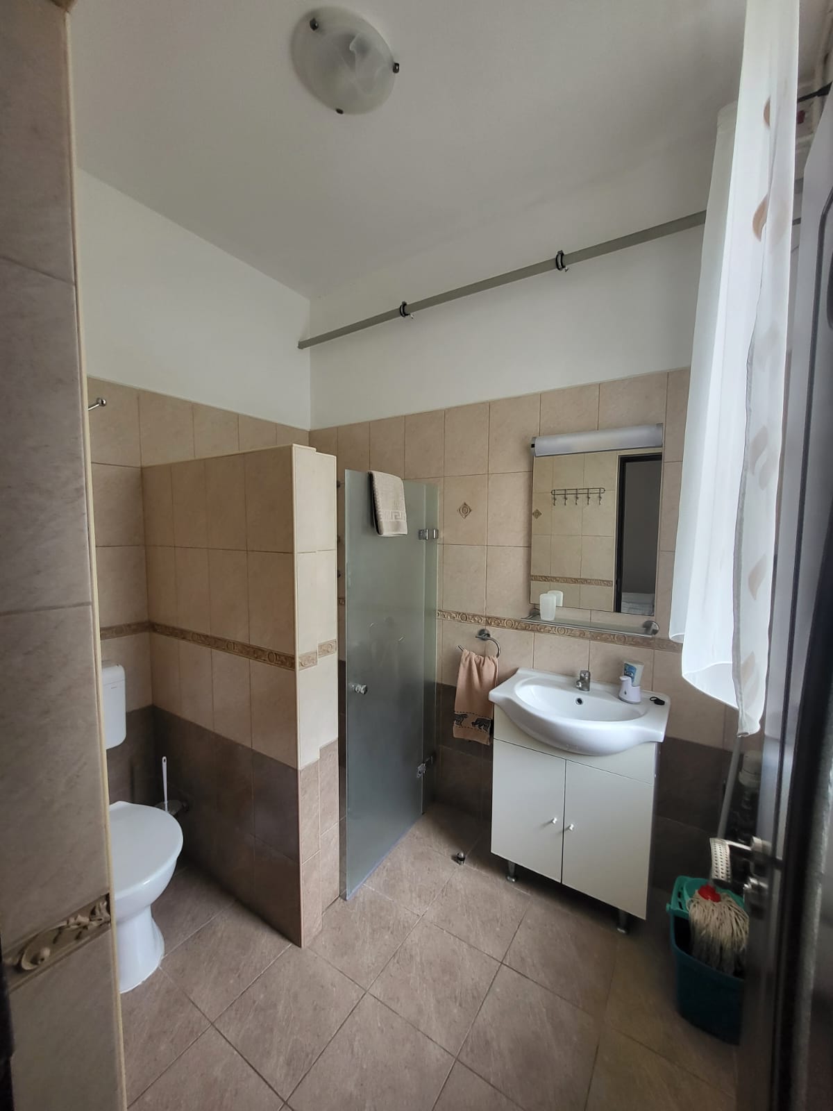 A kétfős apartman fürdőszobája